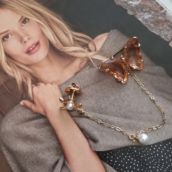 Long Tassel Pearl Pin Brooch - Picture 11 of 16